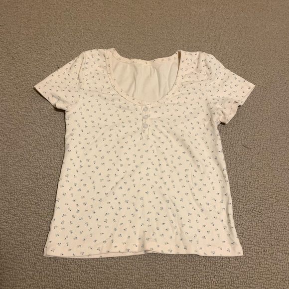 Brandy Melville Floral Button up baby tee - Picture 2 of 3